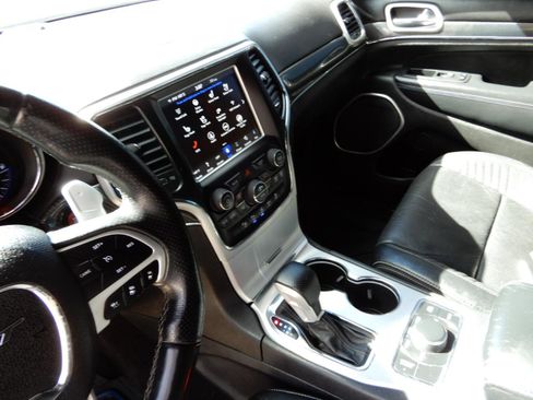 Used 2018 Jeep Grand Cherokee SRT image 14