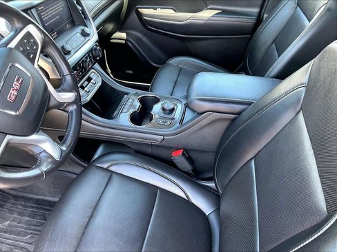 Used 2022 GMC Acadia SLT w/ LPO, Floor Liner Package AWD/4WD image 21