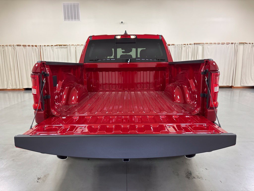 New 2027 RAM 1500 4x4 Crew Cab image 9