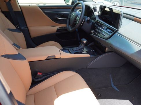 Certified 2025 Lexus ES 350 w/ Premium Package FWD image 10