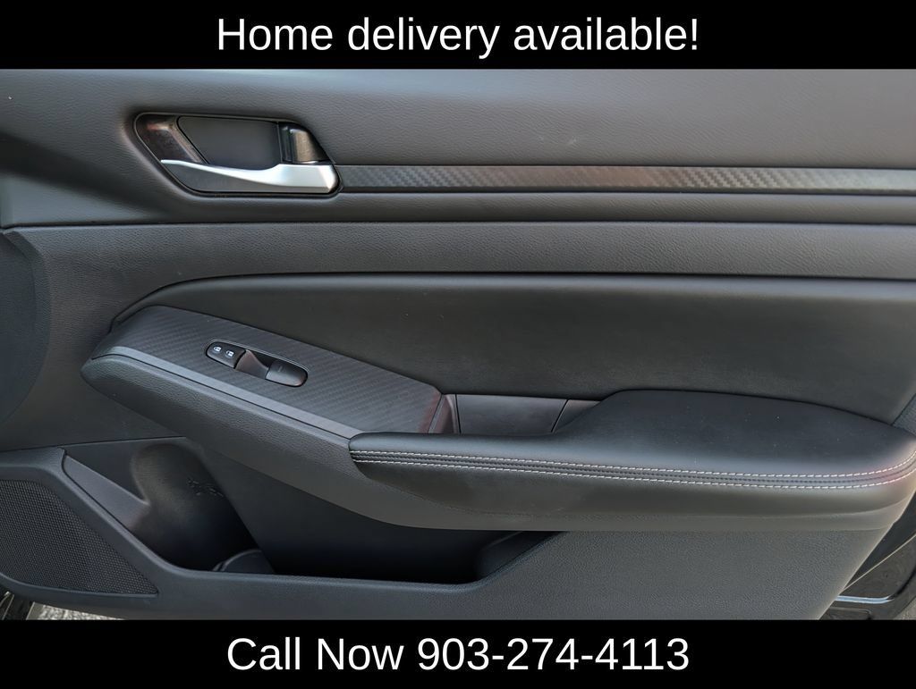 Used 2025 Nissan Altima 2.5 SV FWD image 31