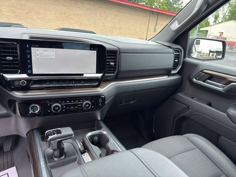 Used 2023 Chevrolet Silverado 1500 LT Trail Boss AWD/4WD image 27