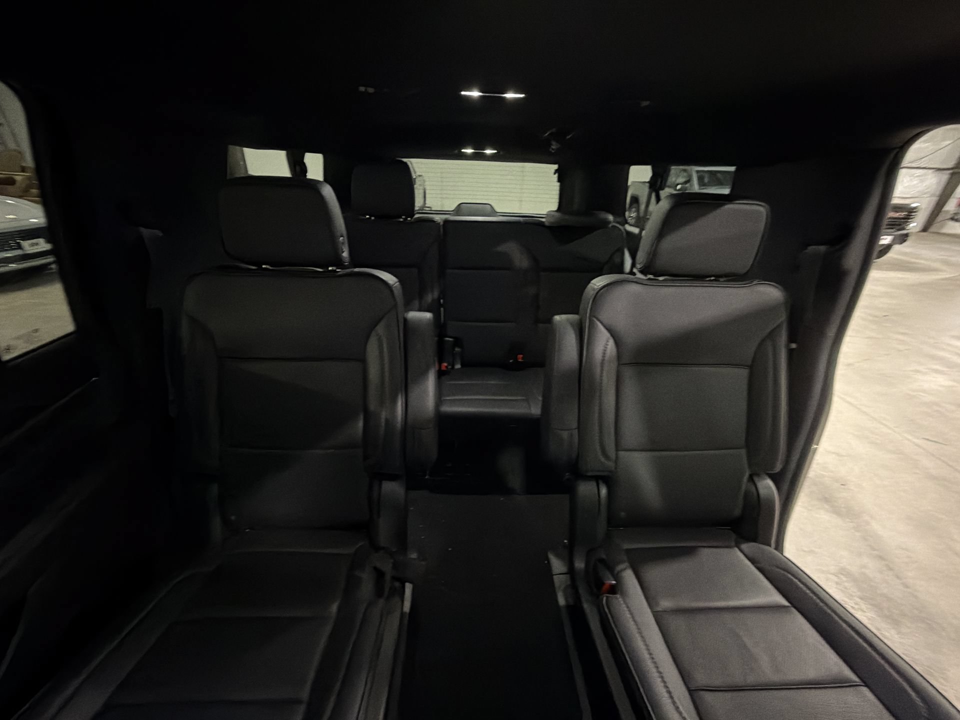 Used 2023 GMC Yukon XL Denali AWD/4WD image 36