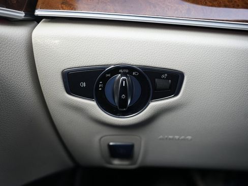 Used 2019 Mercedes-Benz E 300 4MATIC w/ Premium 1 Package image 58