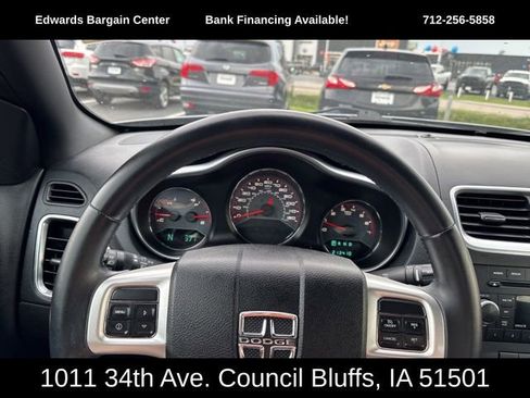 Used 2013 Dodge Avenger SXT image 18