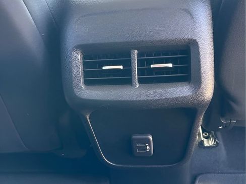 Used 2022 Chevrolet Equinox LT FWD image 21
