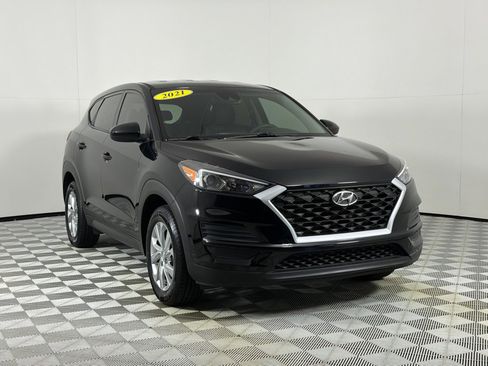 Used 2021 Hyundai Tucson SE w/ Cargo Package FWD image 3