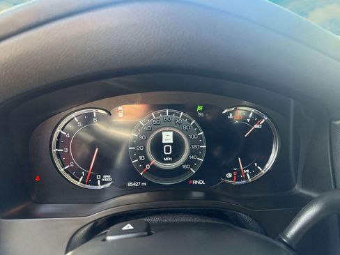 Used 2019 Cadillac Escalade Luxury image 10