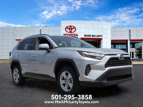 Used 2025 Toyota RAV4 XLE FWD image 7