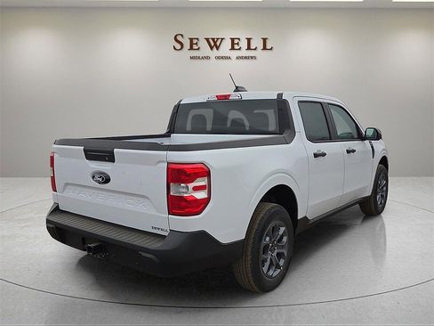 New 2025 Ford Maverick XLT w/ XLT Luxury Package image 4
