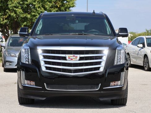 Used 2019 Cadillac Escalade Premium Luxury w/ LPO, Radiant Package AWD/4WD image 2