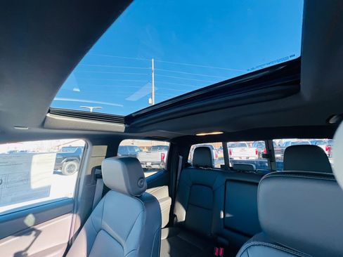 New 2026 GMC Canyon Elevation w/ Convenience Package image 14