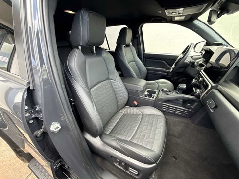 Used 2025 Toyota 4Runner TRD Off-Road Premium AWD/4WD image 25