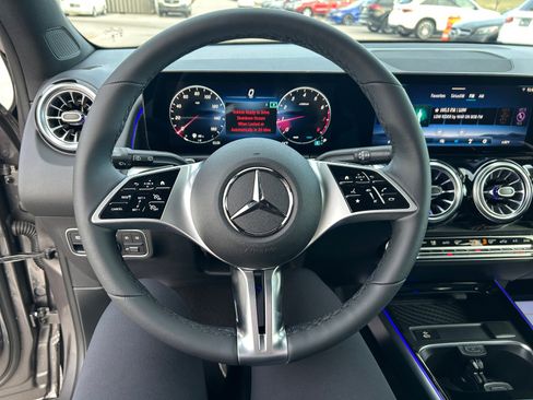 New 2026 Mercedes-Benz GLB 250 4MATIC image 9