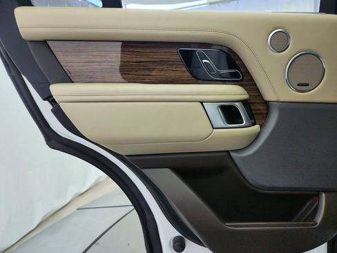 Used 2019 Land Rover Range Rover HSE image 28