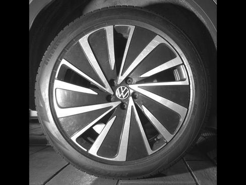 Certified 2024 Volkswagen ID.4 Pro AWD/4WD image 13