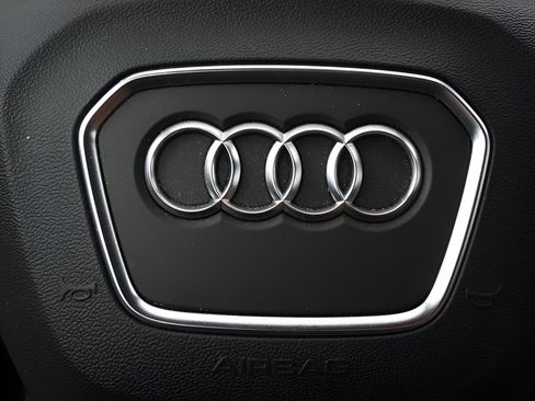 Used 2021 Audi Q5 Prestige AWD/4WD image 23
