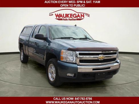 Used 2011 Chevrolet Silverado 1500 LT w/ All-Star Edition AWD/4WD image 3