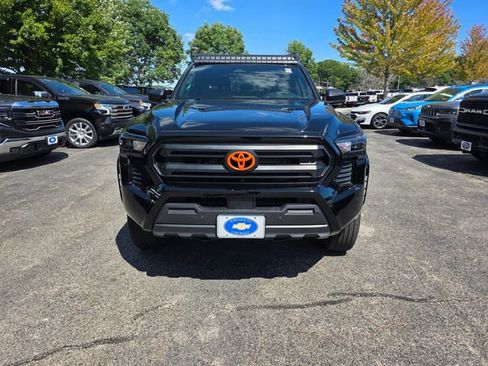 Used 2024 Toyota Tacoma SR w/ SR Upgrade Package AWD/4WD image 7