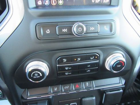 Used 2024 GMC Sierra 2500 Pro w/ Convenience Package image 17