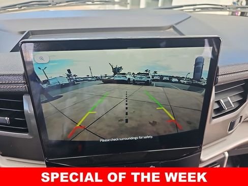 Used 2024 Ford Expedition XLT image 25