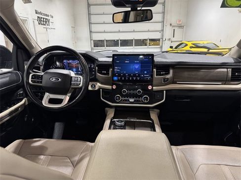 Used 2023 Ford Expedition Max Limited image 16
