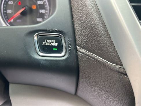 Used 2018 GMC Acadia SLT image 17