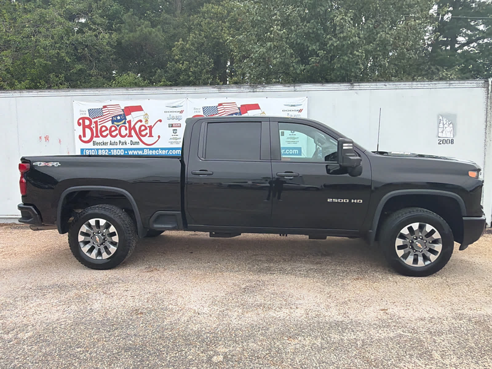 Used 2025 Chevrolet Silverado 2500 Custom w/ Custom Convenience Package AWD/4WD image 2
