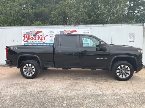 Used 2025 Chevrolet Silverado 2500 Custom w/ Custom Convenience Package AWD/4WD image 2