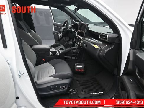 New 2026 Toyota Tacoma TRD Sport w/ TRD Sport Upgrade Package AWD/4WD image 31