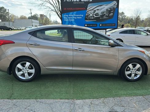 Used 2013 Hyundai Elantra GLS w/ Preferred Pkg image 9