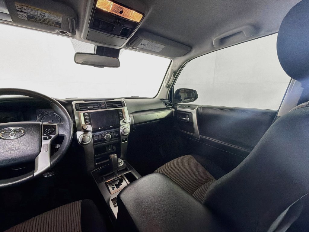 Used 2022 Toyota 4Runner SR5 AWD/4WD image 20