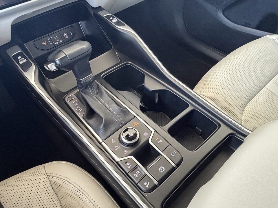 Used 2024 Kia Sorento S AWD/4WD image 23