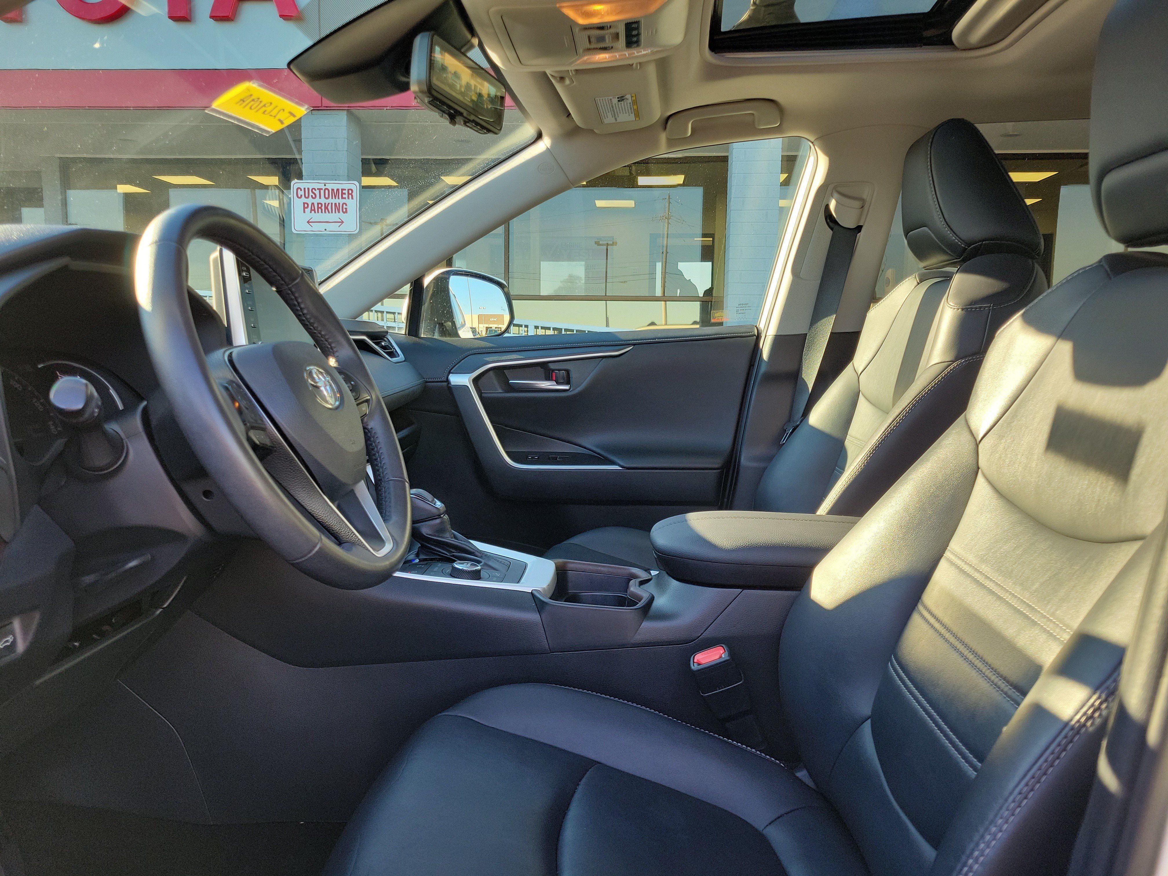Used 2019 Toyota RAV4 Limited w/ All Weather Liner Package AWD/4WD image 15