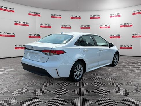 Used 2024 Toyota Corolla LE FWD image 5