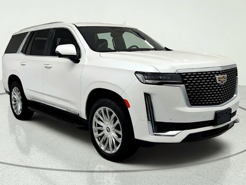 Certified 2022 Cadillac Escalade Premium Luxury AWD/4WD image 7