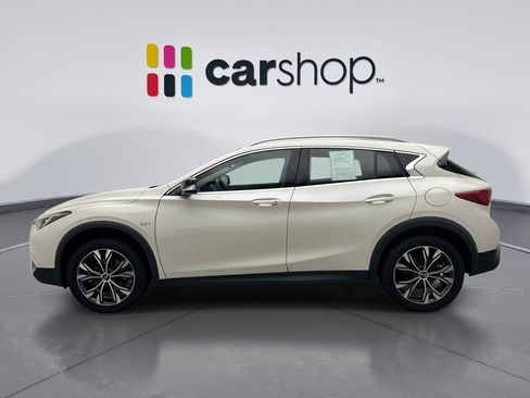 Used 2018 INFINITI QX30 Premium w/ Navigation Package AWD/4WD image 2