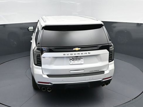 New 2025 Chevrolet Suburban Premier image 34
