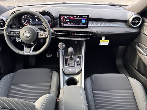 New 2026 Alfa Romeo Tonale Sprint image 2