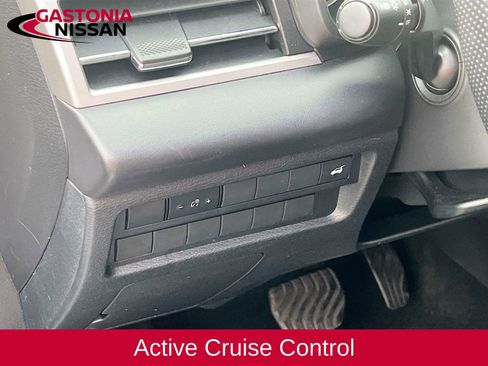 Used 2024 Mitsubishi Outlander SE image 13