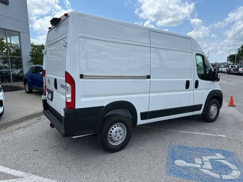 New 2025 RAM ProMaster 2500 w/ Convenience Group image 31