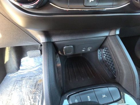 Certified 2025 Chevrolet TrailBlazer LS w/ LS Convenience Package image 17