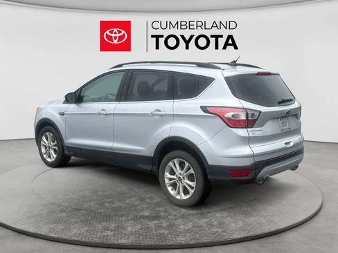 Used 2018 Ford Escape SE w/ SE Sync 3 Package FWD image 3