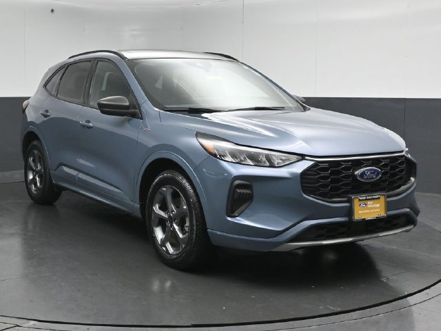 Certified 2024 Ford Escape ST-Line w/ Tech Pack #1 AWD/4WD image 1
