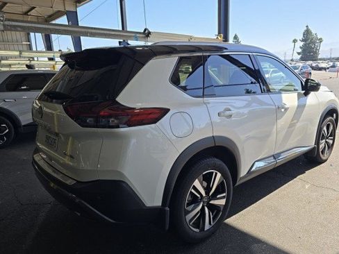 Used 2023 Nissan Rogue SL AWD/4WD image 2