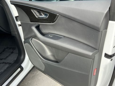 Used 2025 Audi Q7 2.0T Premium w/ Convenience Package image 14