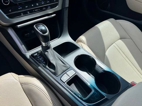 Used 2017 Hyundai Sonata Limited FWD image 19