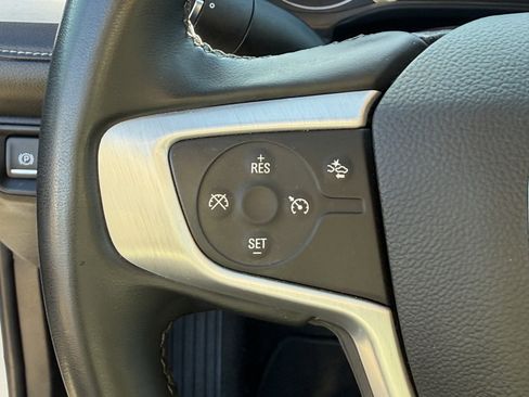 Used 2023 GMC Acadia SLT image 16