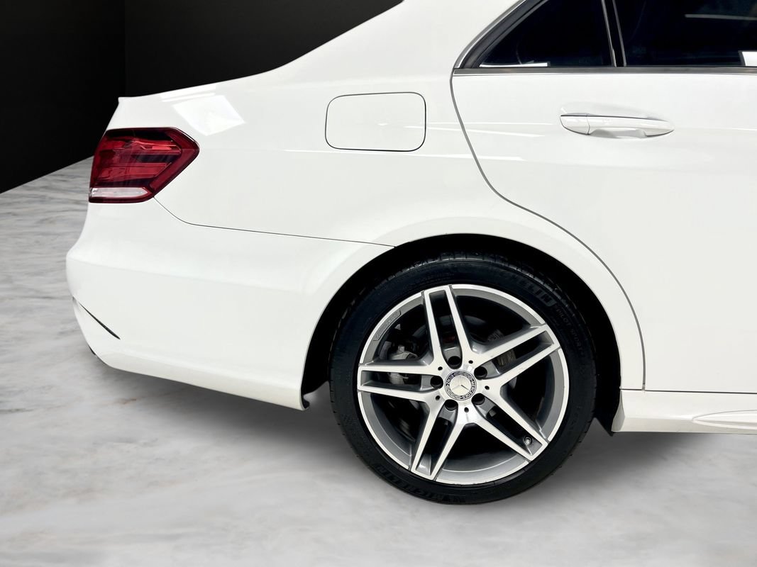 Used 2016 Mercedes-Benz E 400 4MATIC Sedan image 10