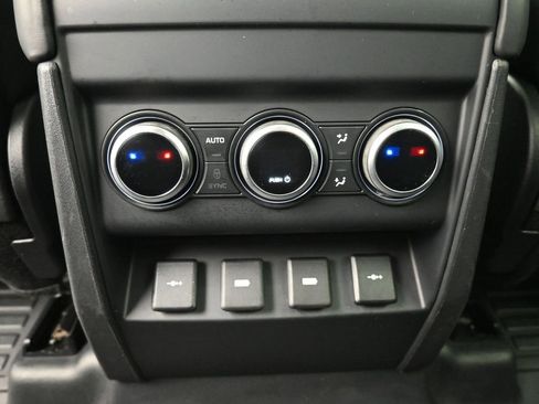 Used 2020 Land Rover Defender 110 HSE image 20